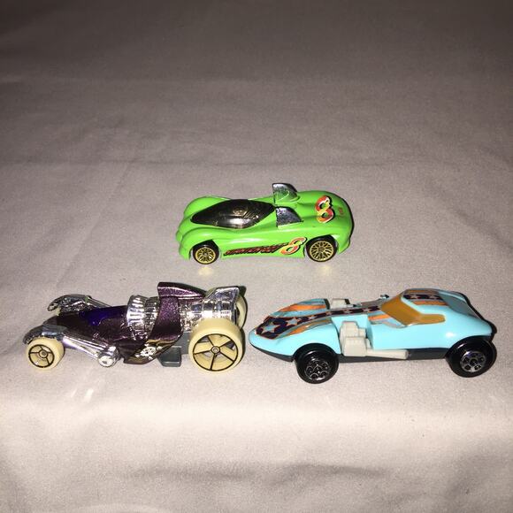 Hot Wheels 1995 Power Pipes / 2018 FYB42 Tur-boned Charged / 2019 Twin Mill Toy - Picture 1 of 8